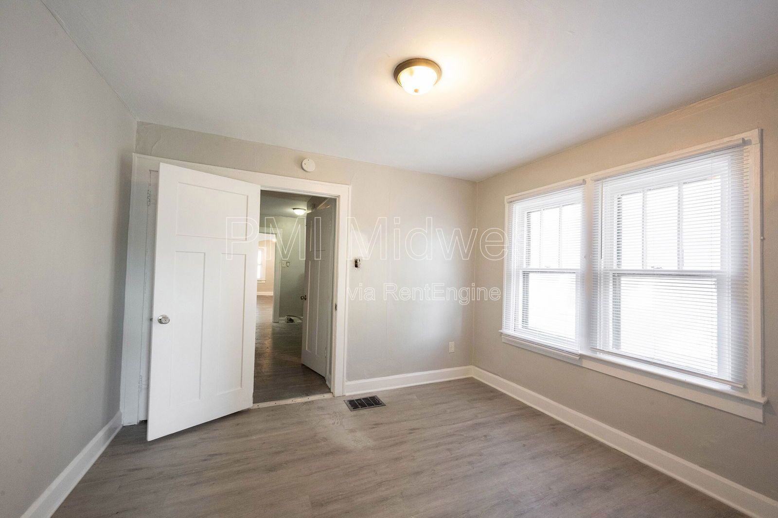 915 N Drexel Ave property image