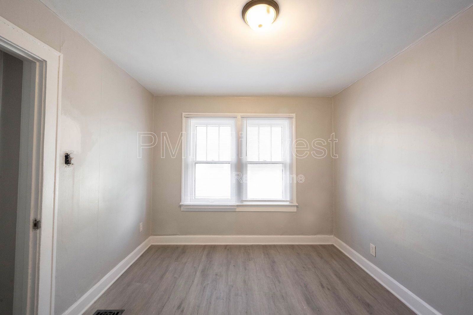 915 N Drexel Ave property image