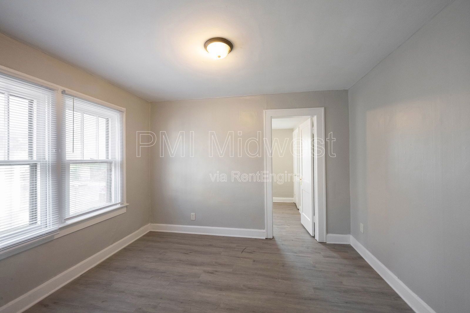 915 N Drexel Ave property image