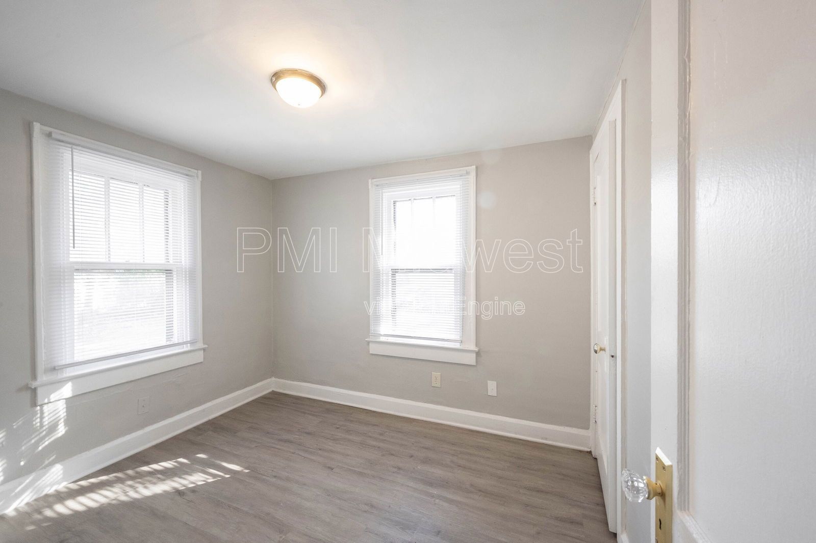 915 N Drexel Ave property image