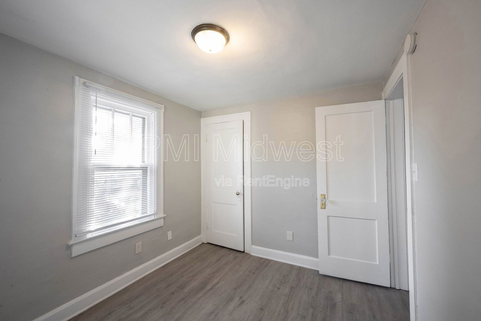 915 N Drexel Ave property image