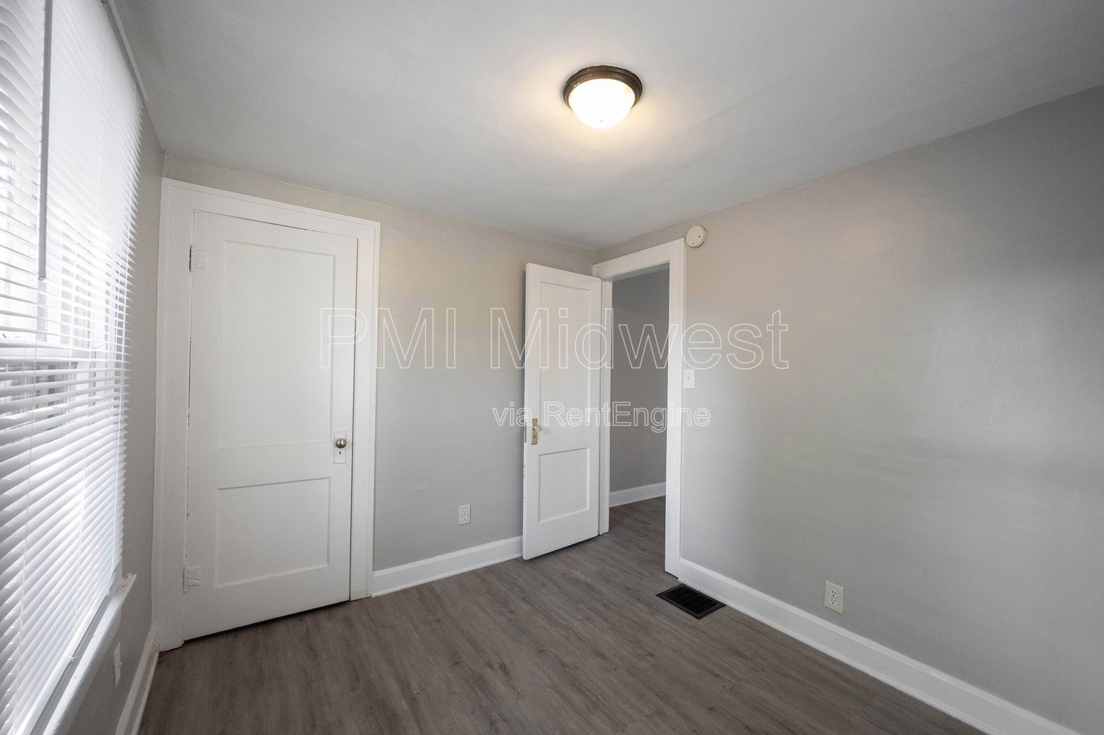 915 N Drexel Ave property image