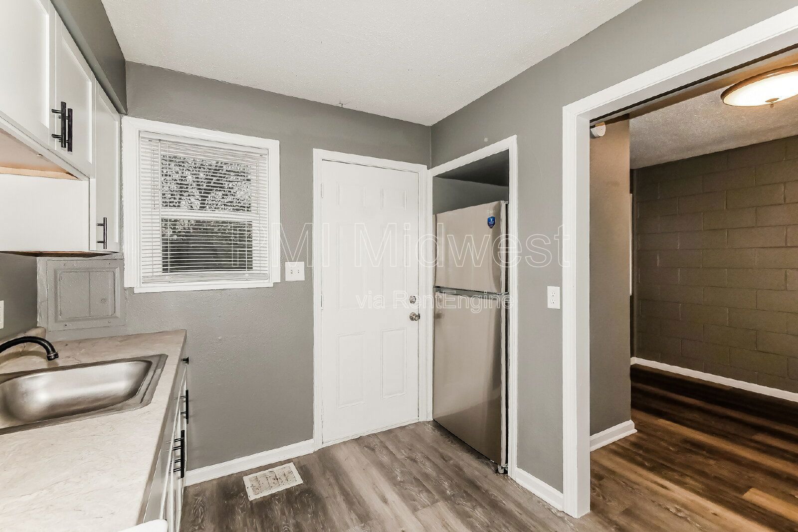 Charming 2 Bed, 1 Bath Apartment in Indianapolis - Don't Miss Out! property image