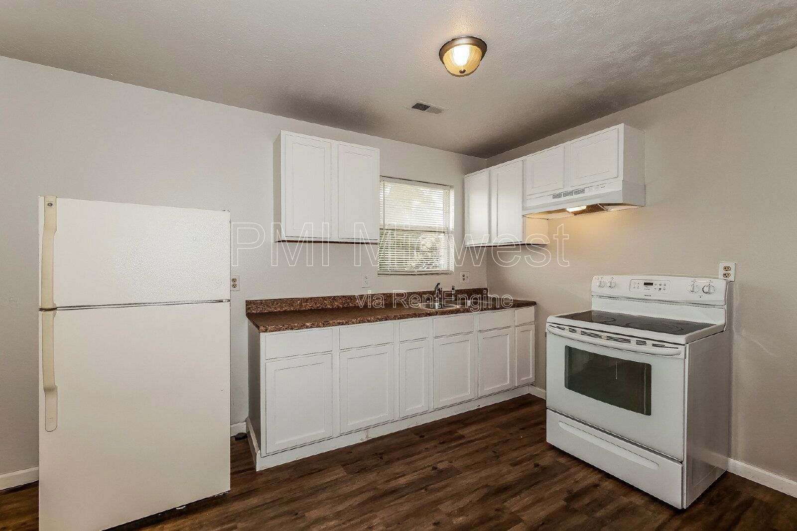 Cozy 2 Bed Apartment in Indianapolis with 850 Sq Ft of Comfort! property image