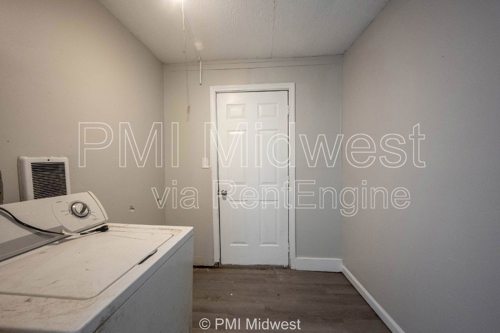 Charming 3-Bedroom Duplex with 2 Full Baths in Indianapolis - A Must See! property image