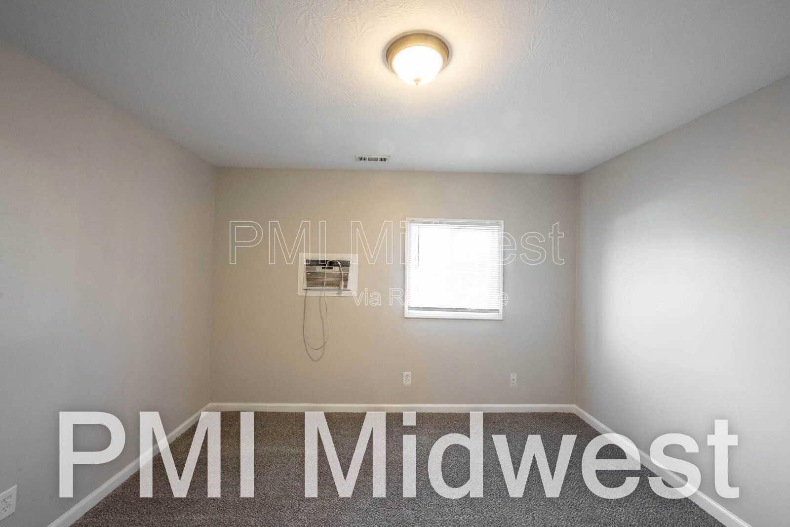 311 Harrison St – Cozy Crawfordsville Living Near All the Local Spots property image