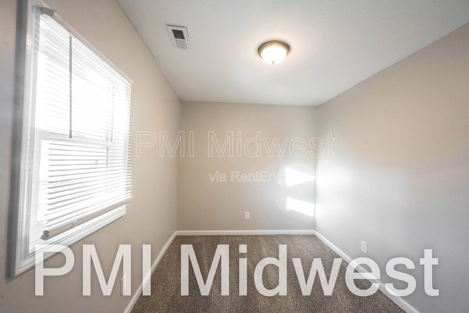 311 Harrison St – Cozy Crawfordsville Living Near All the Local Spots property image