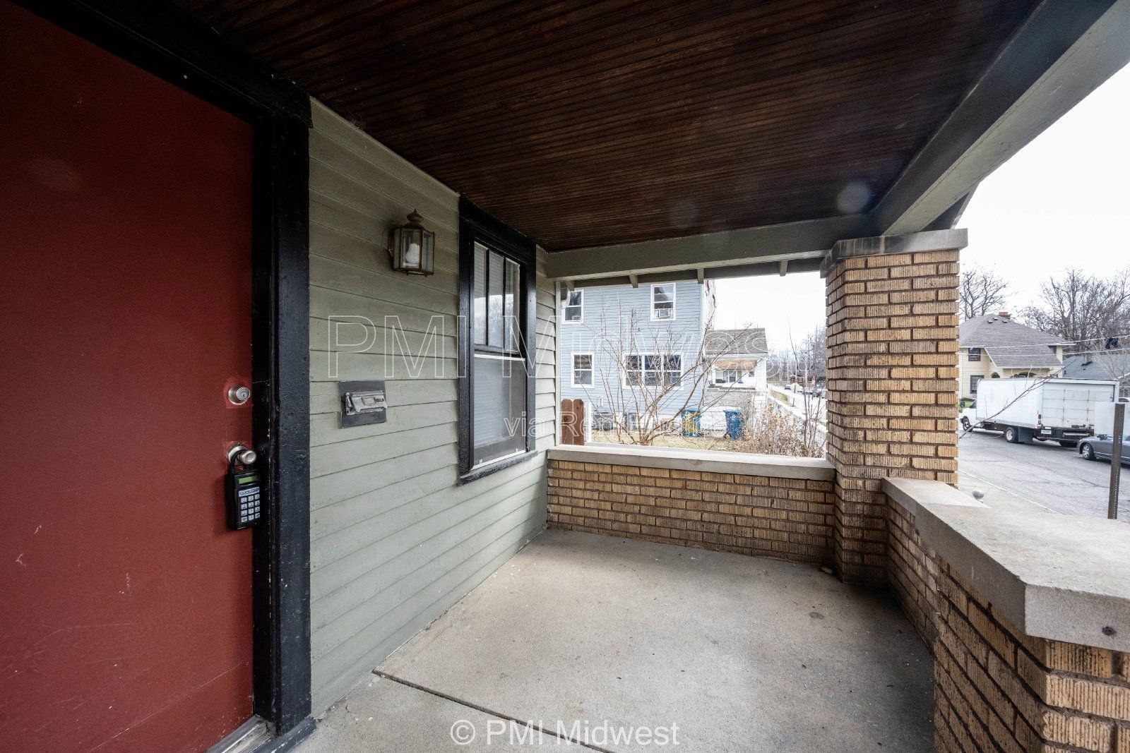 Charming 1-Bedroom Duplex in Indianapolis with Spacious Layout and Convenient Location property image