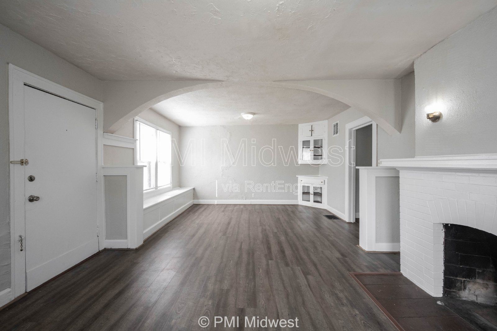 Charming 1-Bedroom Duplex in Indianapolis with Spacious Layout and Convenient Location property image