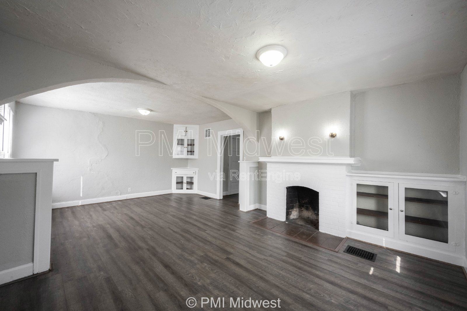 Charming 1-Bedroom Duplex in Indianapolis with Spacious Layout and Convenient Location property image