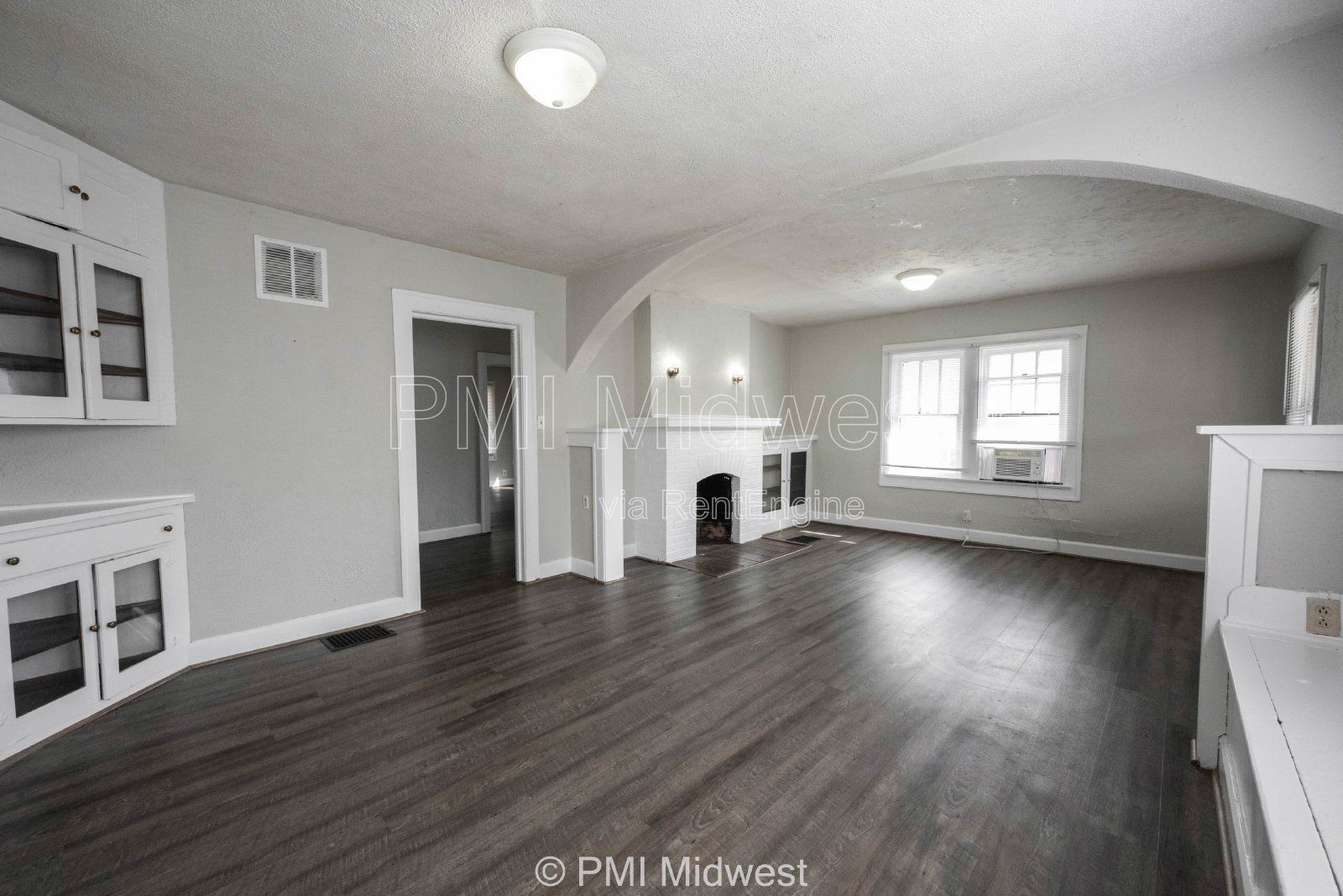 Charming 1-Bedroom Duplex in Indianapolis with Spacious Layout and Convenient Location property image