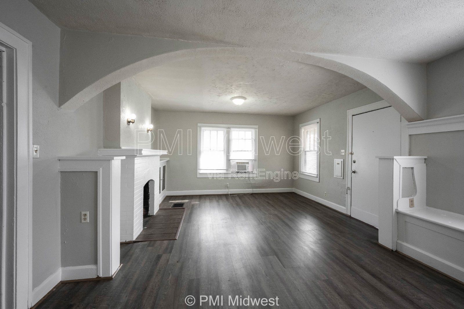 Charming 1-Bedroom Duplex in Indianapolis with Spacious Layout and Convenient Location property image