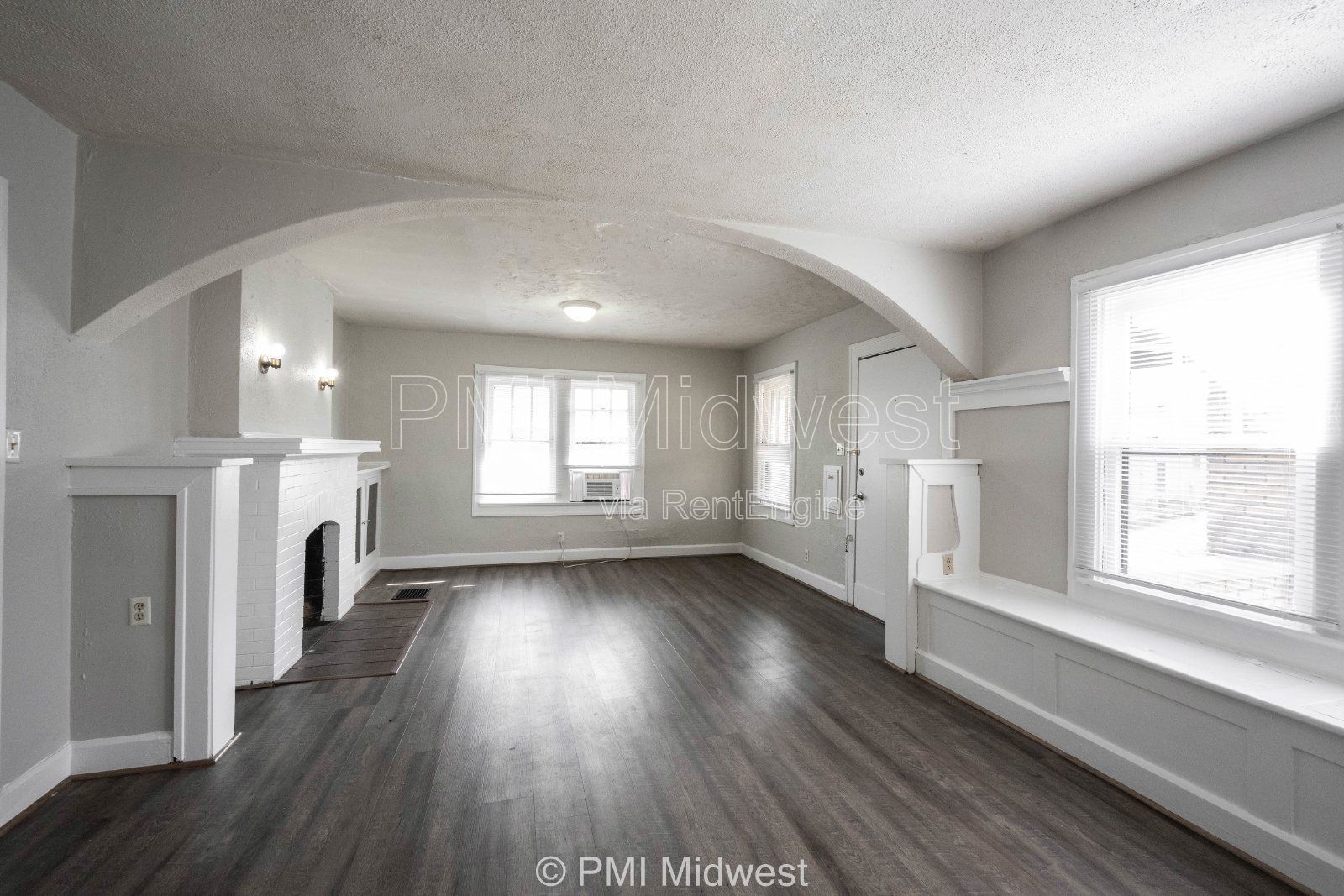 Charming 1-Bedroom Duplex in Indianapolis with Spacious Layout and Convenient Location property image