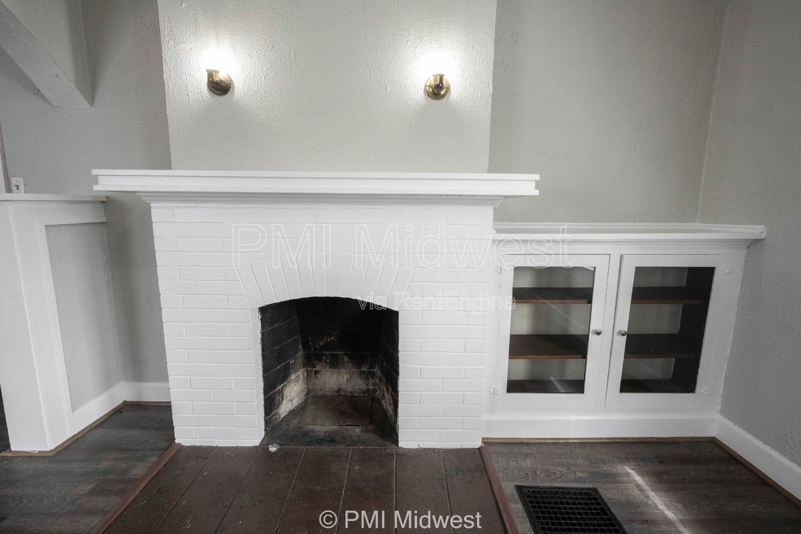 Charming 1-Bedroom Duplex in Indianapolis with Spacious Layout and Convenient Location property image