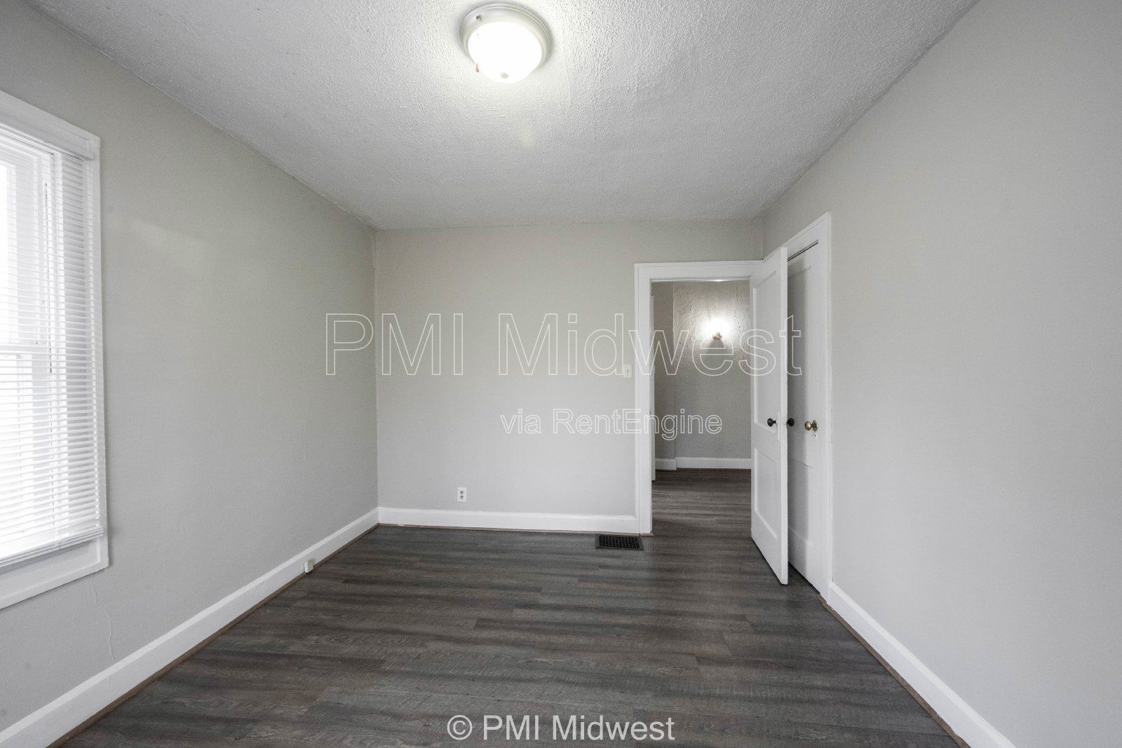 Charming 1-Bedroom Duplex in Indianapolis with Spacious Layout and Convenient Location property image