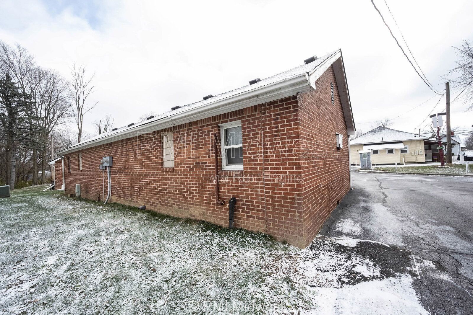 Cozy 1-Bedroom Gem in Greenfield – Perfectly Sized for Comfort at 400 Sq Ft! property image