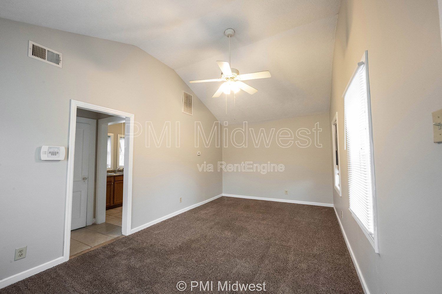 Cozy 1-Bedroom Gem in Indianapolis with Spacious Living – 750 Sq Ft! property image
