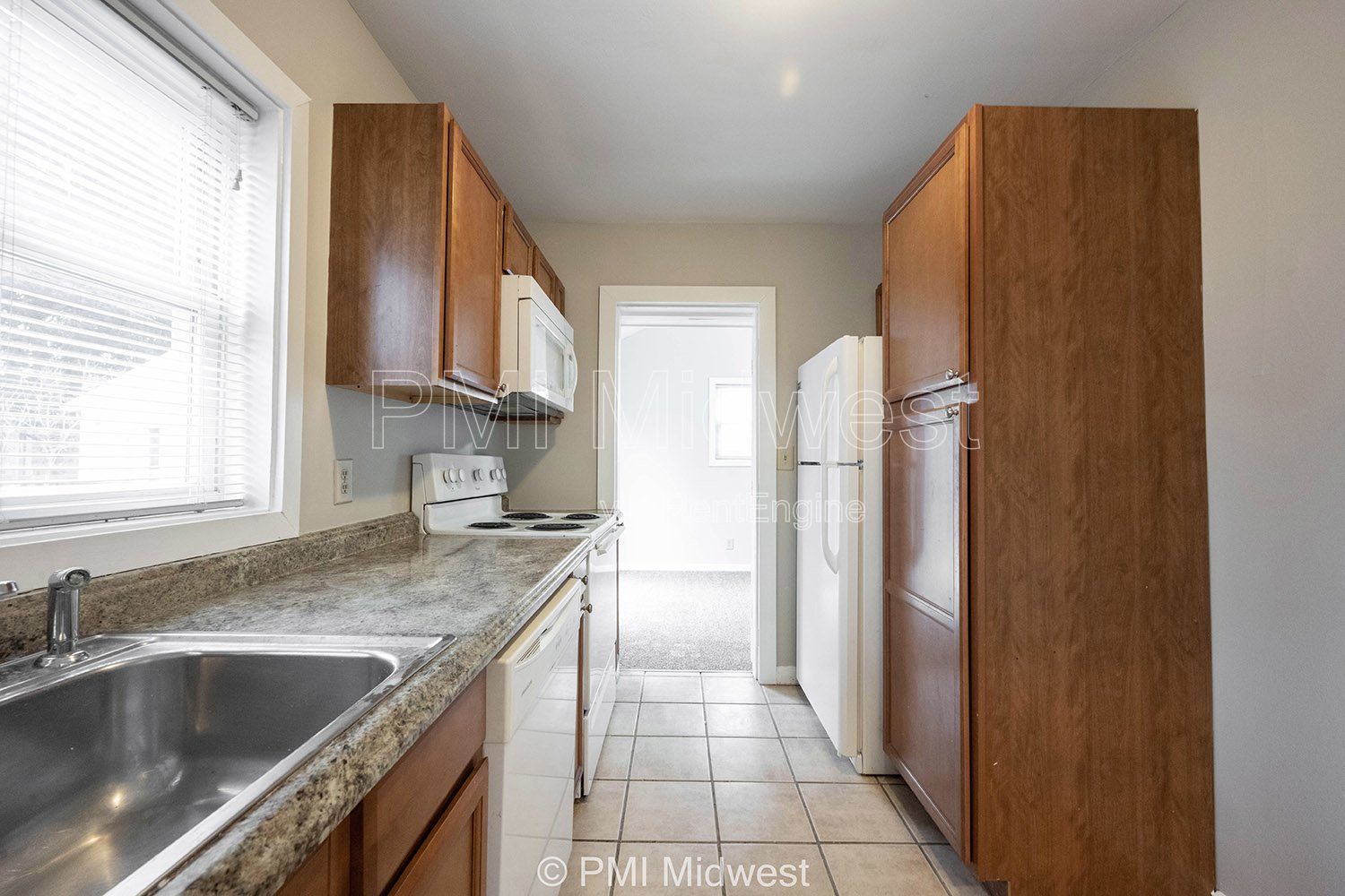 Cozy 1-Bedroom Gem in Indianapolis with Spacious Living – 750 Sq Ft! property image