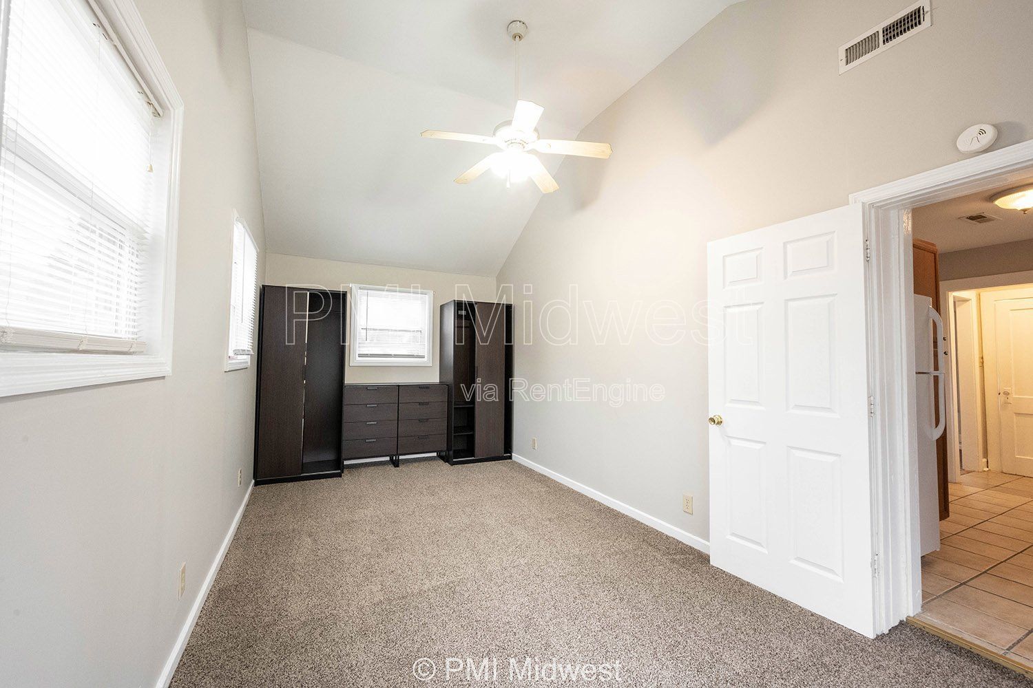 Cozy 1-Bedroom Gem in Indianapolis with Spacious Living – 750 Sq Ft! property image