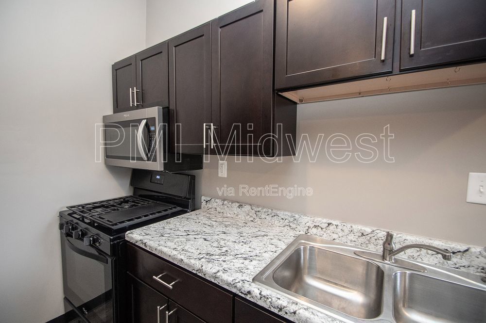 Modern 1 Bed Apartment in Prime Indianapolis Location! property image