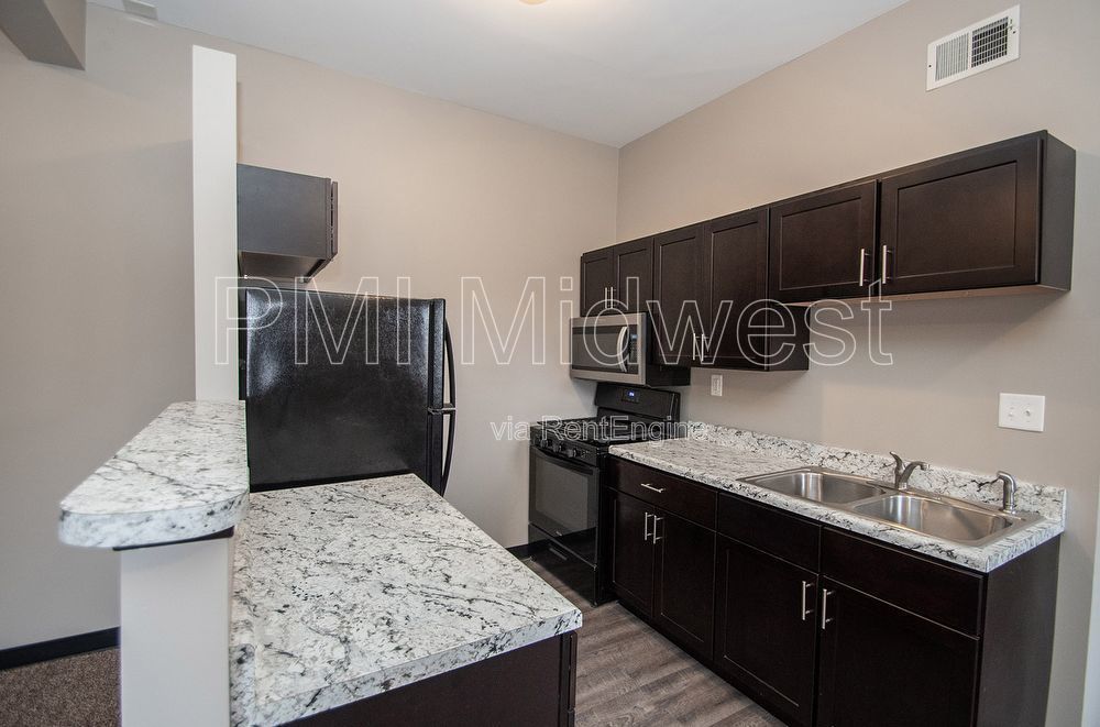 Modern 1 Bed Apartment in Prime Indianapolis Location! property image