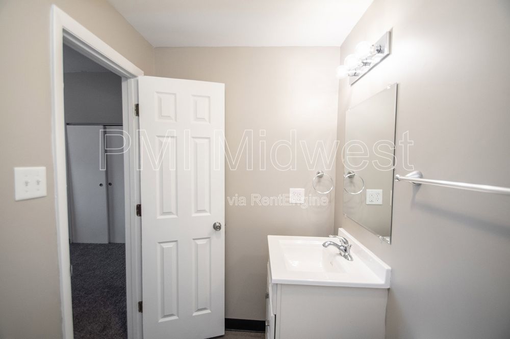 Modern 1 Bed Apartment in Prime Indianapolis Location! property image