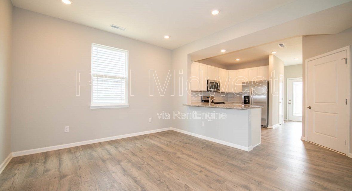 4 Bed 2.5 Bath property image