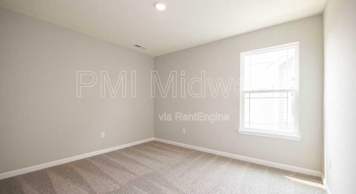 4 Bed 2.5 Bath property image