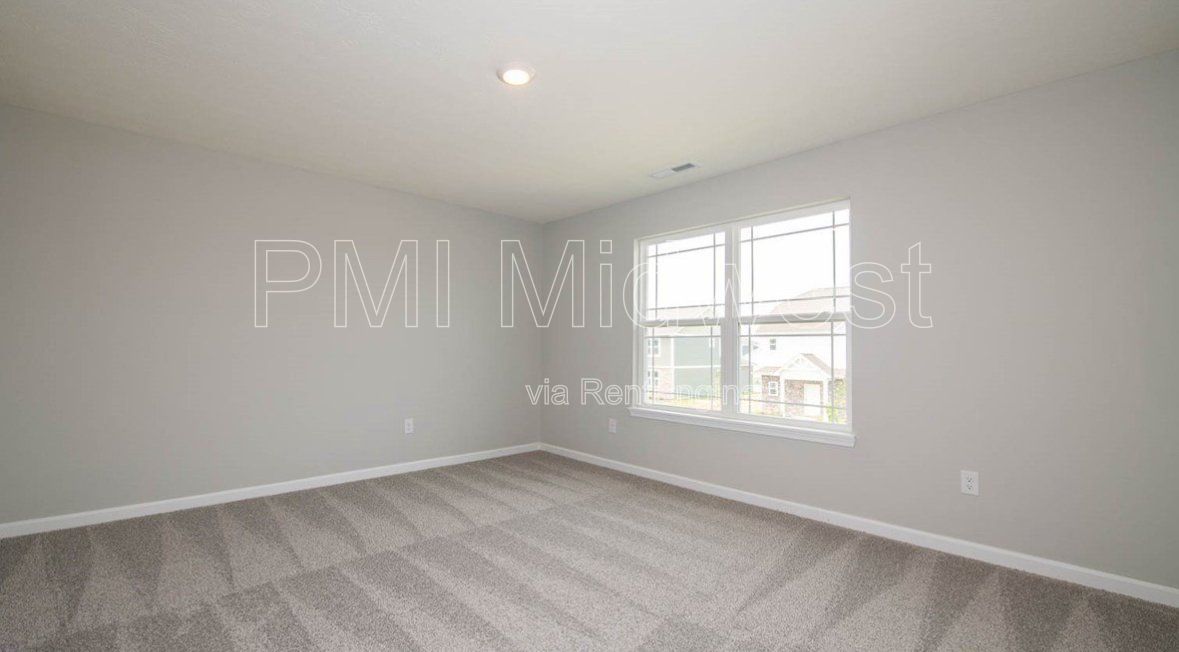 4 Bed 2.5 Bath property image