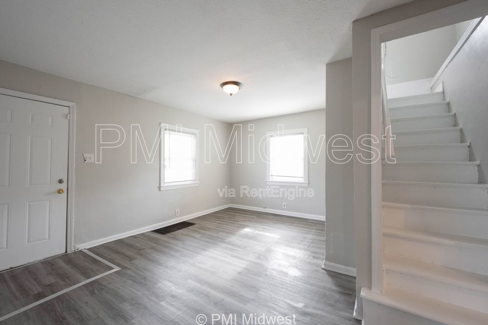 1415 W Pruitt property image