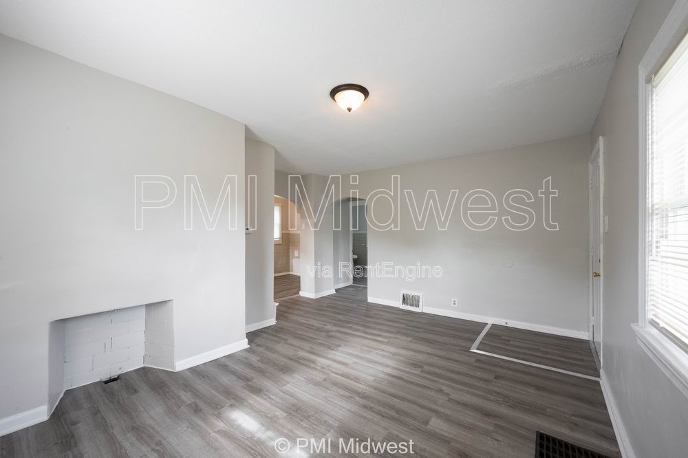 1415 W Pruitt property image