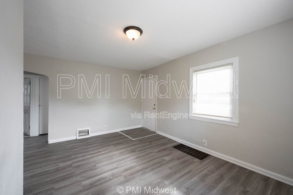 1415 W Pruitt property image