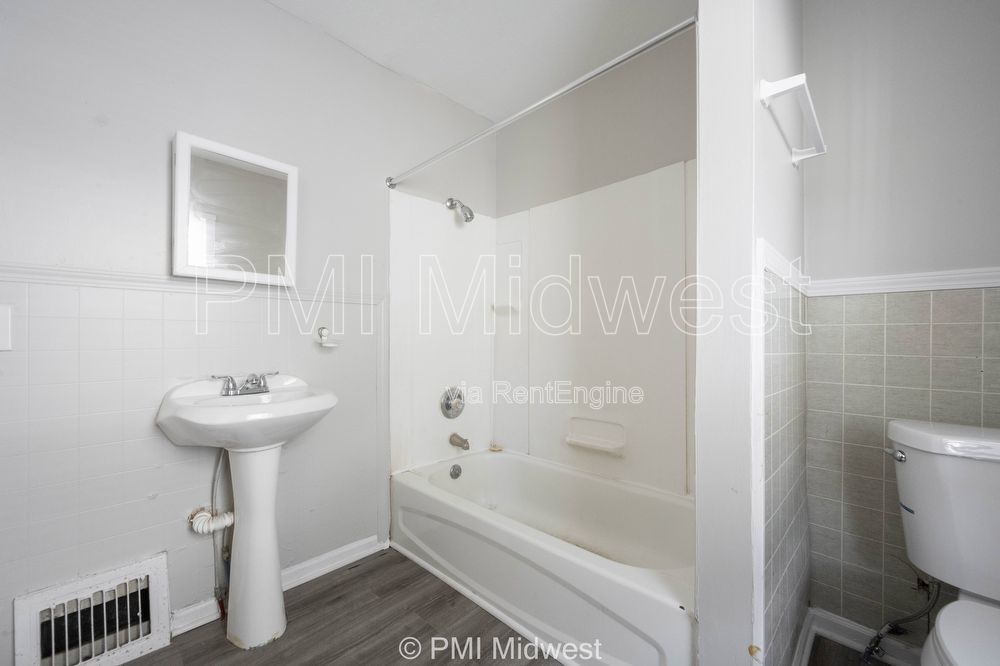 1415 W Pruitt property image