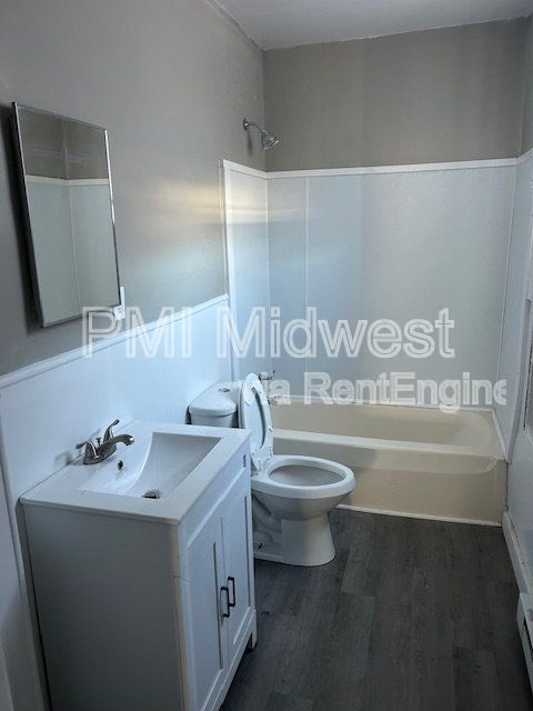 2516 S Washington St Apt 1 – Cozy + Convenient in Marion property image