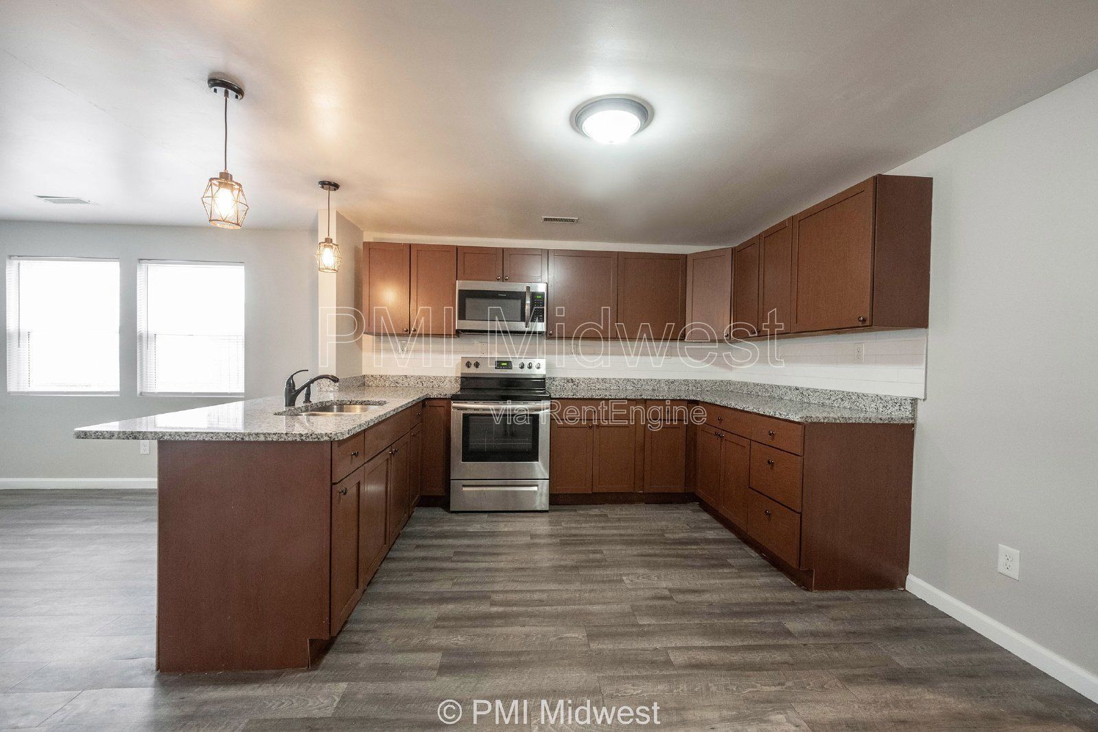 955 N Traub Ave property image