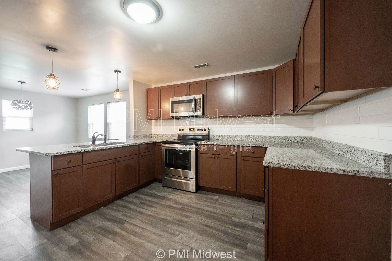 955 N Traub Ave property image