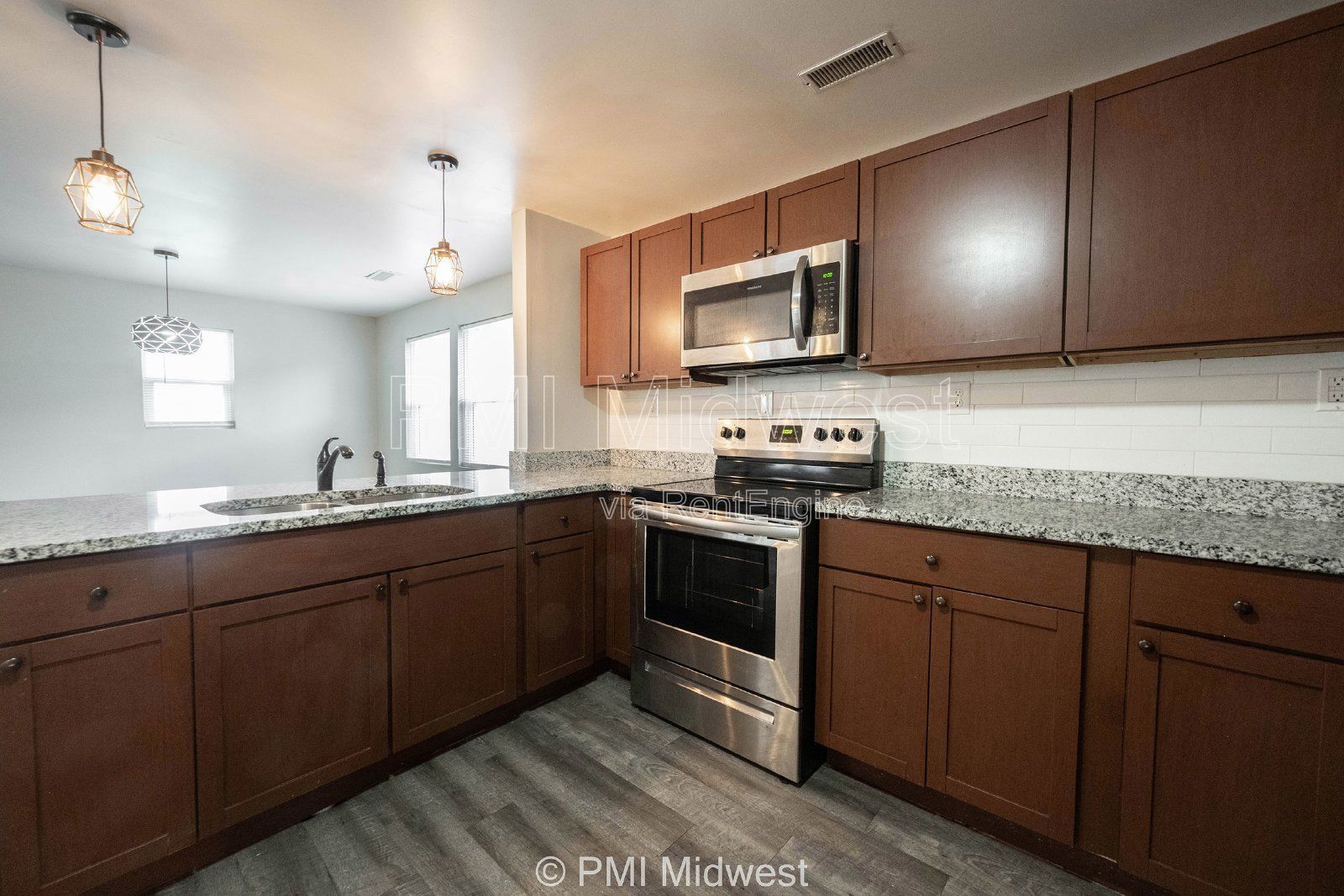 955 N Traub Ave property image