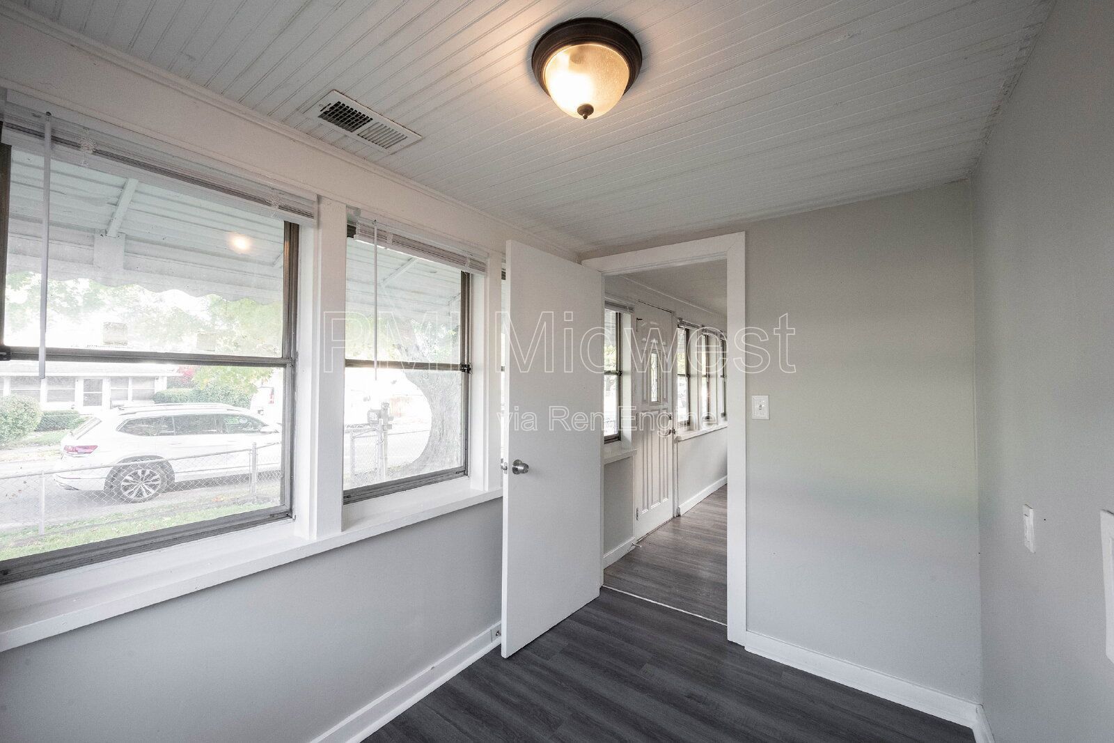 Chill Living Near Fountain Square – 3907 Hoyt Ave property image