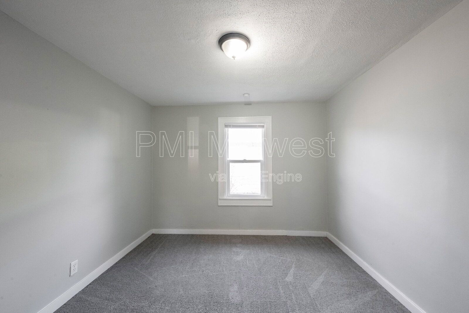 Chill Living Near Fountain Square – 3907 Hoyt Ave property image