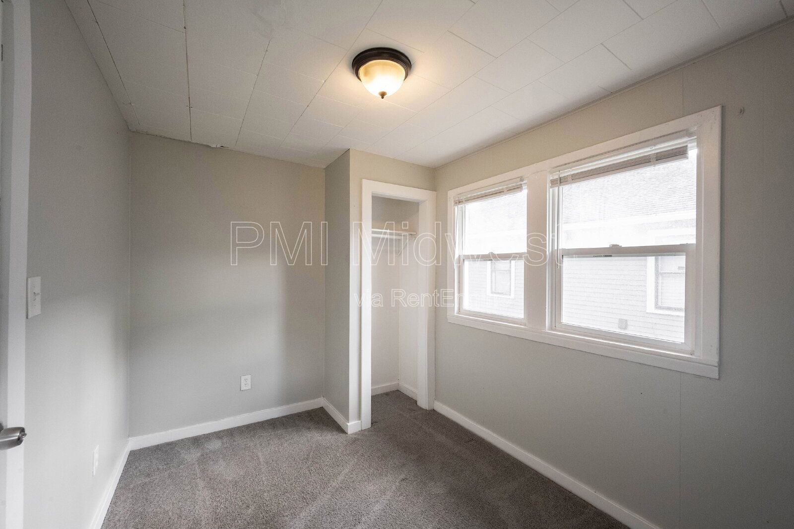 Chill Living Near Fountain Square – 3907 Hoyt Ave property image