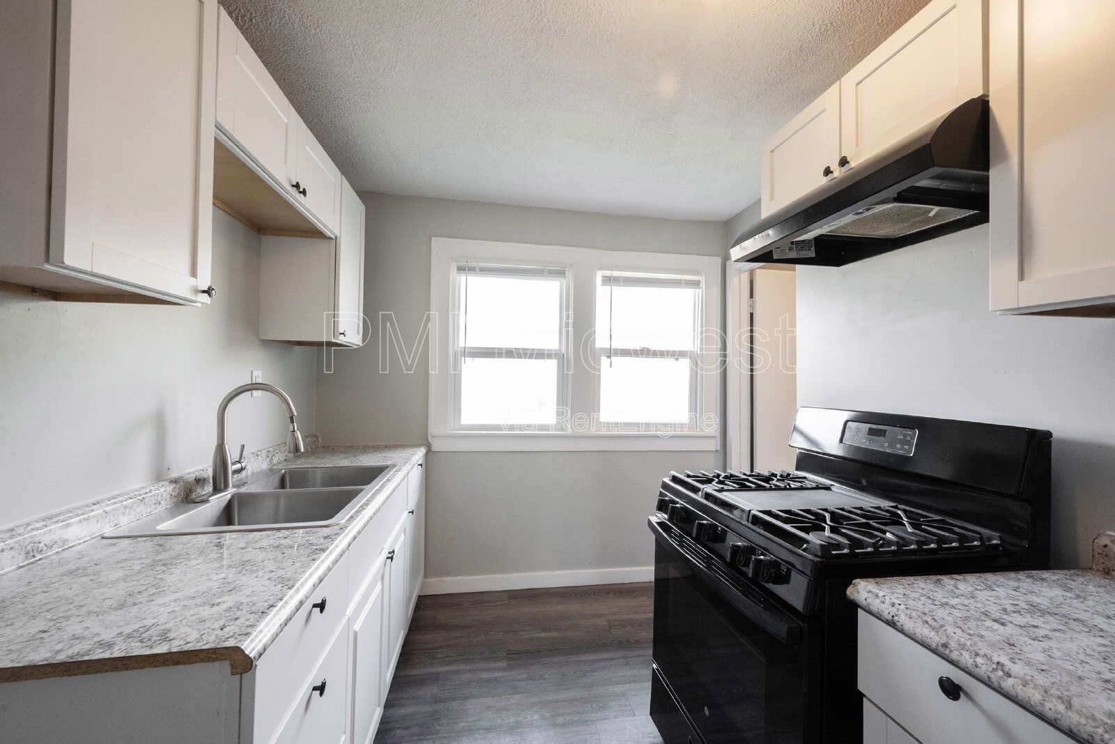 Chill Living Near Fountain Square – 3907 Hoyt Ave property image