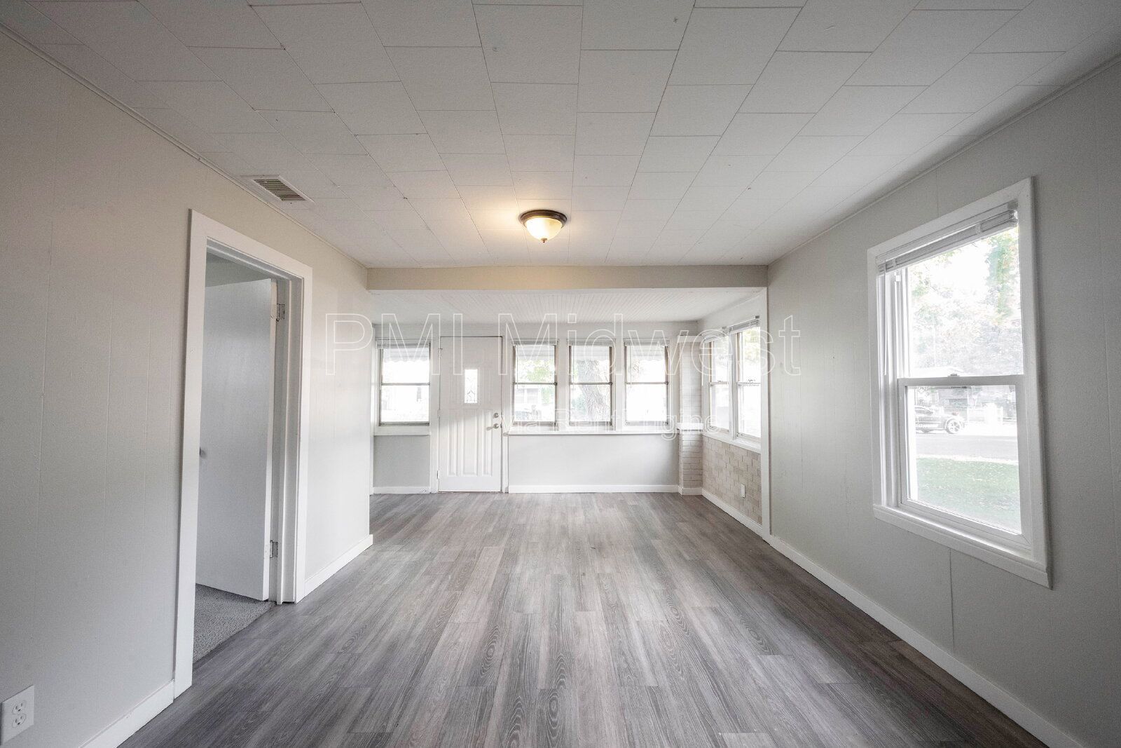 Chill Living Near Fountain Square – 3907 Hoyt Ave property image