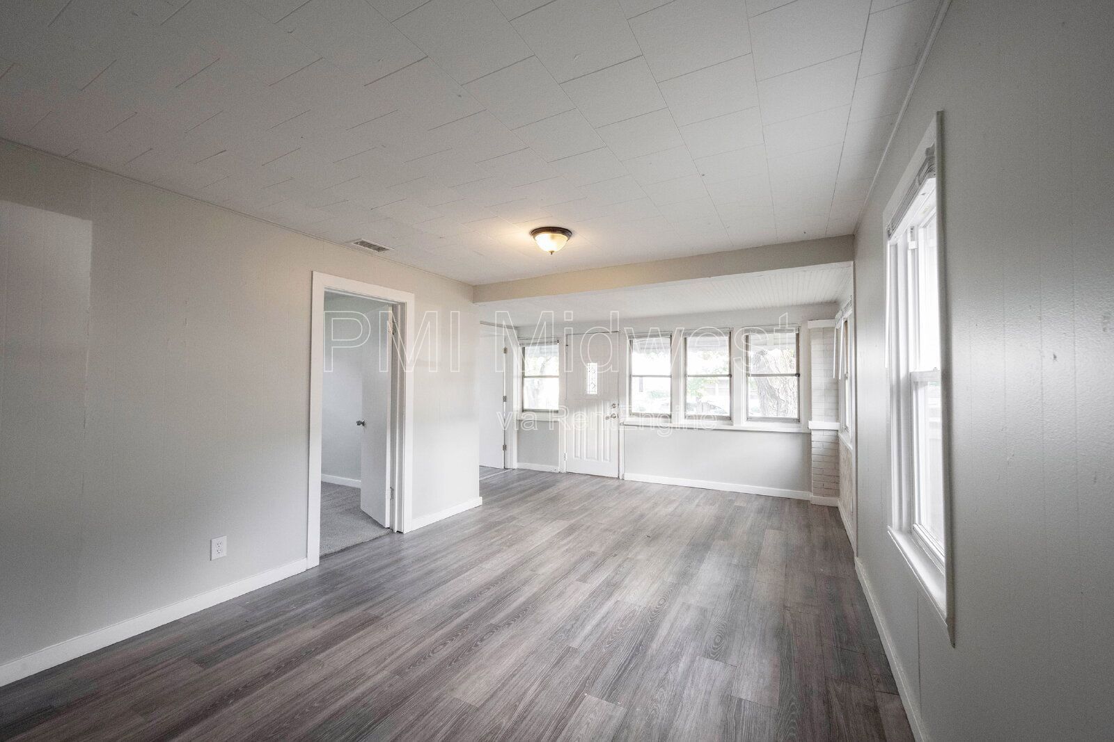 Chill Living Near Fountain Square – 3907 Hoyt Ave property image